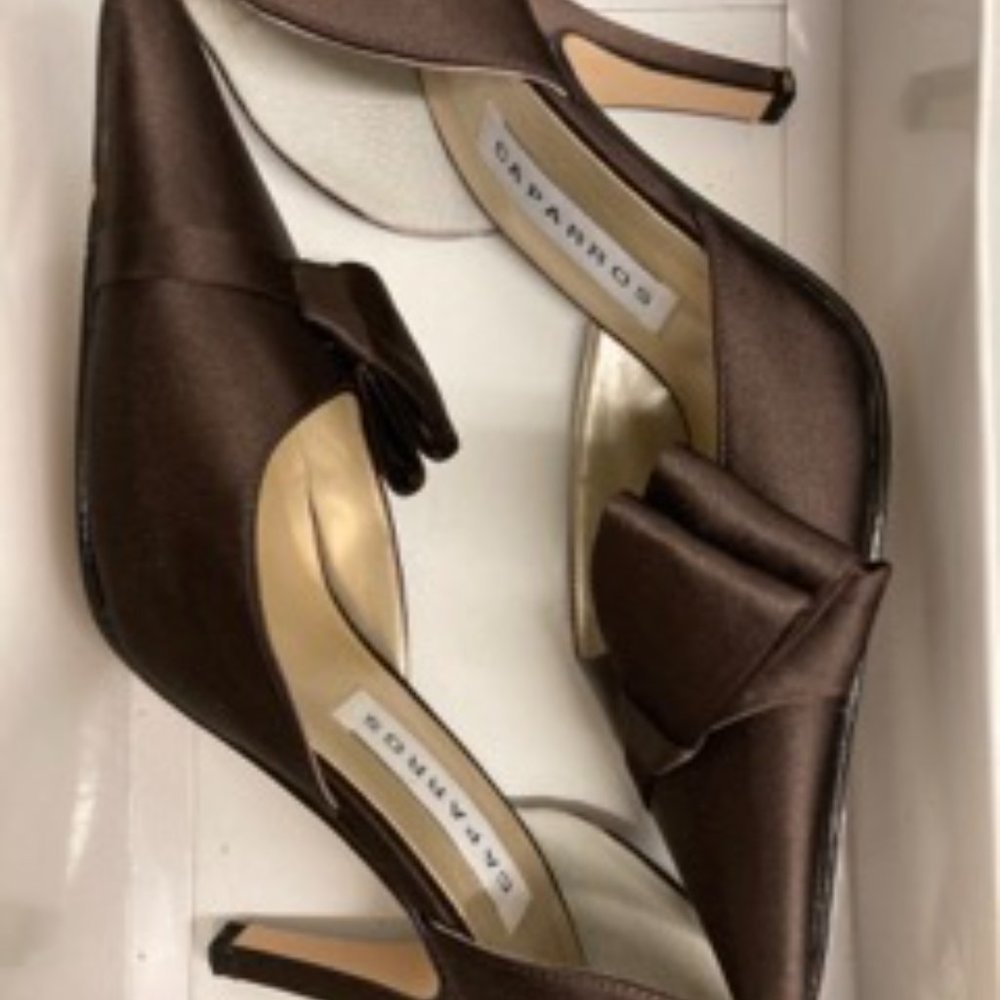 Caparros elegant dress shoes, Dark Chocolate color! Size 6.5